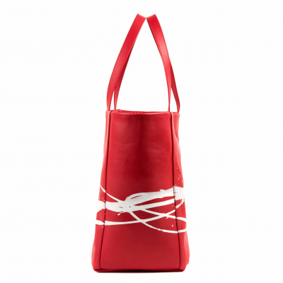 tote_m_bag_white_dripping_on_red_leather_red_2